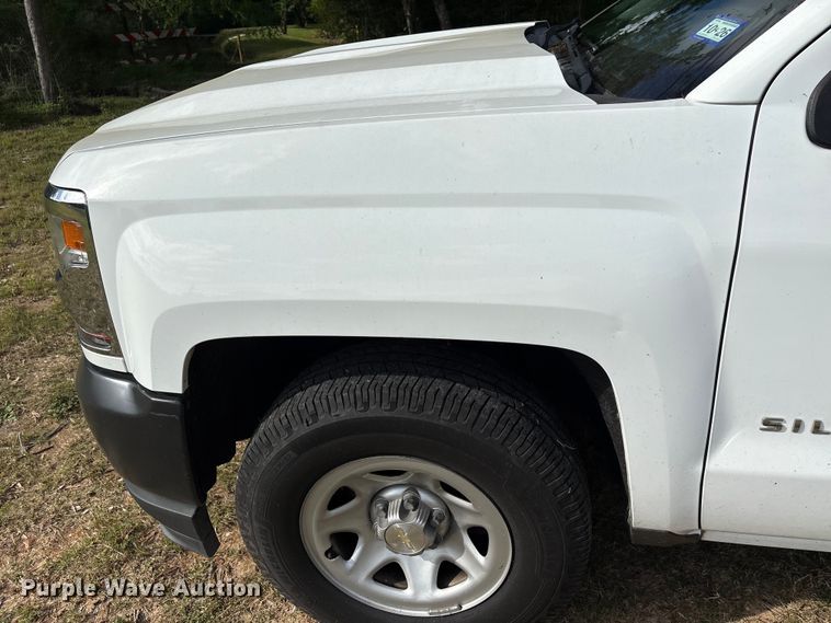 image for item EU0521 2019 Chevrolet Silverado 1500 Ext. Cab pickup truck