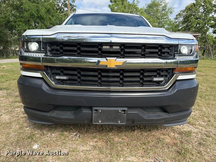 image for item EU0521 2019 Chevrolet Silverado 1500 Ext. Cab pickup truck