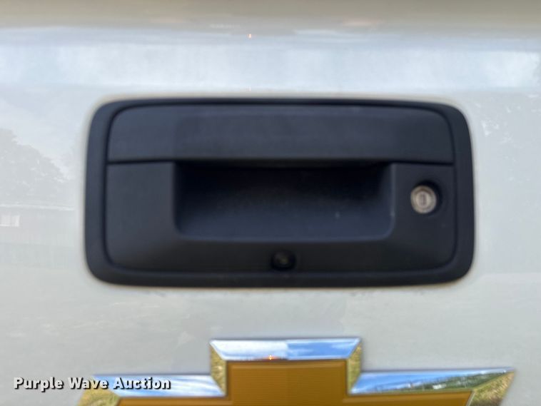 image for item EU0521 2019 Chevrolet Silverado 1500 Ext. Cab pickup truck