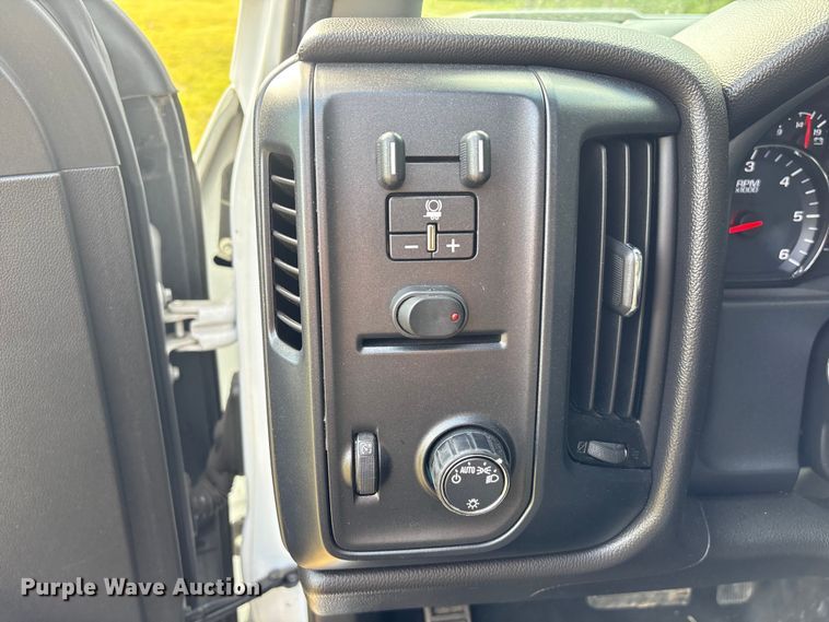 image for item EU0521 2019 Chevrolet Silverado 1500 Ext. Cab pickup truck