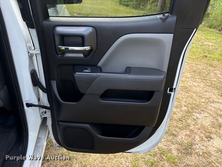 image for item EU0521 2019 Chevrolet Silverado 1500 Ext. Cab pickup truck