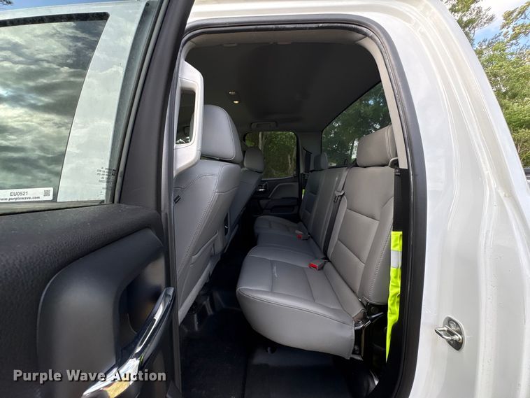 image for item EU0521 2019 Chevrolet Silverado 1500 Ext. Cab pickup truck