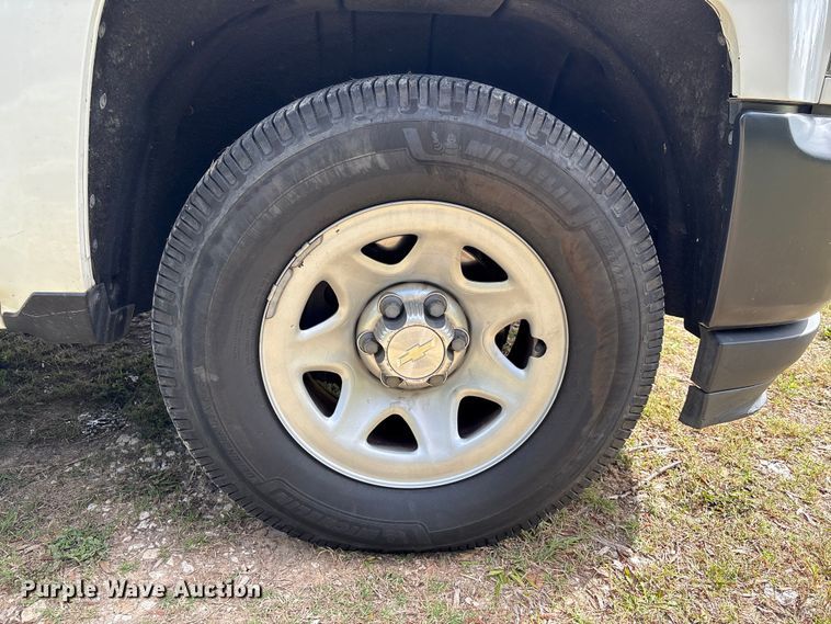 image for item EU0521 2019 Chevrolet Silverado 1500 Ext. Cab pickup truck