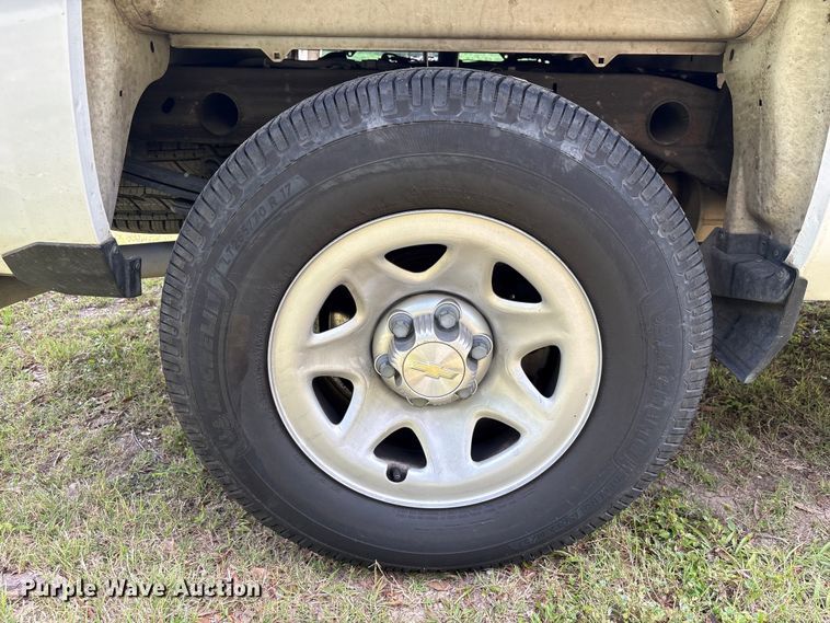 image for item EU0521 2019 Chevrolet Silverado 1500 Ext. Cab pickup truck