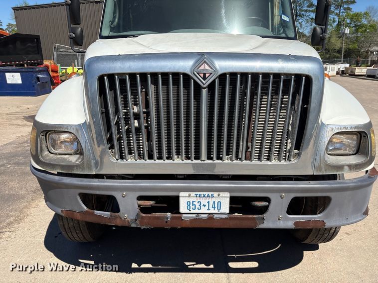 image for item EU7440 2003 International 7400 