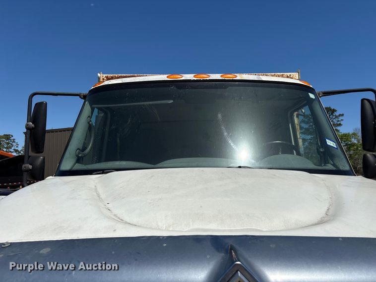 image for item EU7440 2003 International 7400 