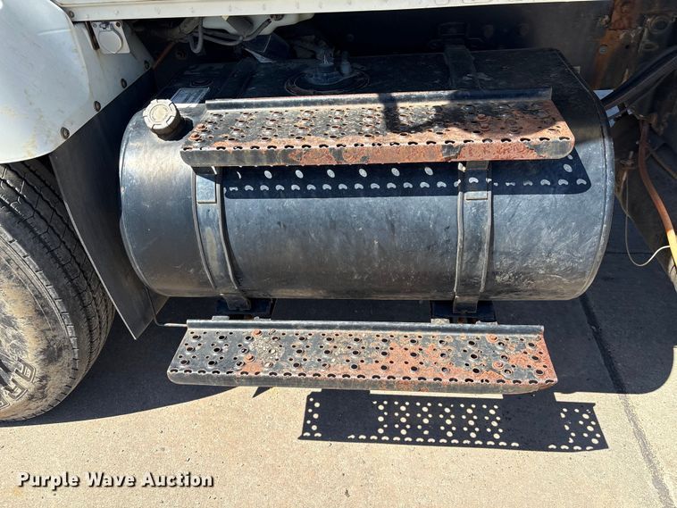 image for item EU7440 2003 International 7400 