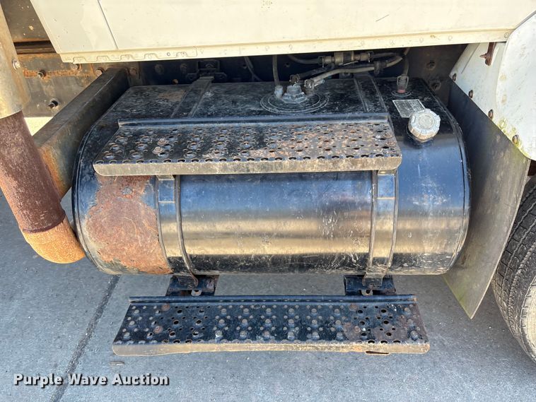 image for item EU7440 2003 International 7400 