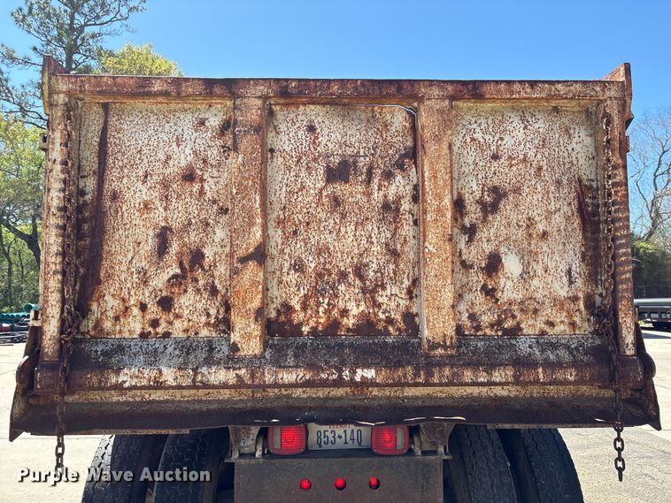 image for item EU7440 2003 International 7400 