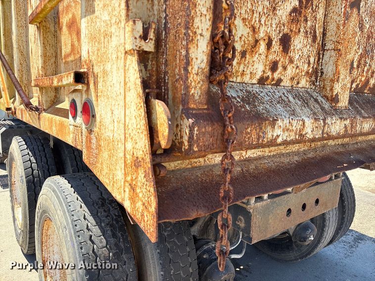 image for item EU7440 2003 International 7400 