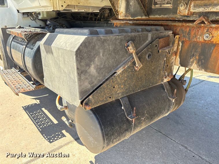 image for item EU7440 2003 International 7400 