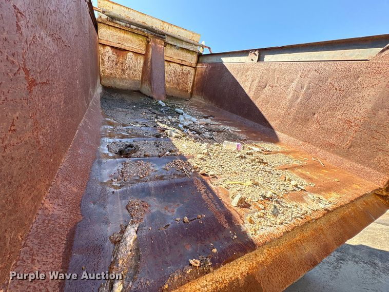 image for item EU7440 2003 International 7400 