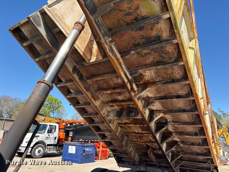 image for item EU7440 2003 International 7400 