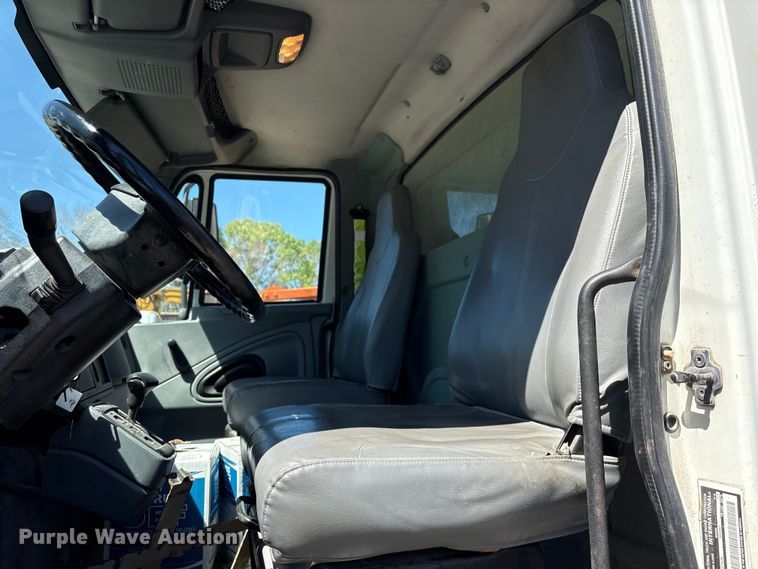 image for item EU7440 2003 International 7400 