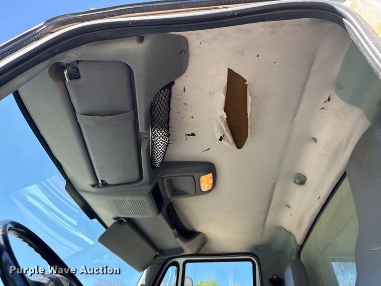 image for item EU7440 2003 International 7400 