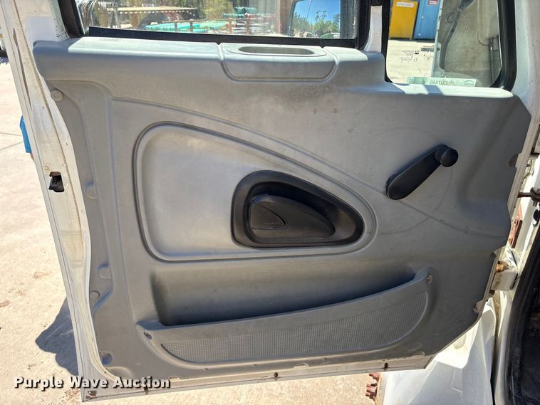 image for item EU7440 2003 International 7400 