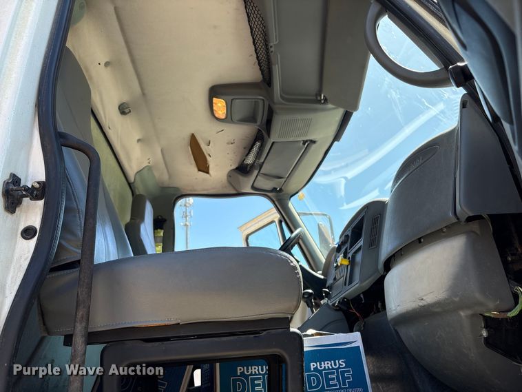 image for item EU7440 2003 International 7400 