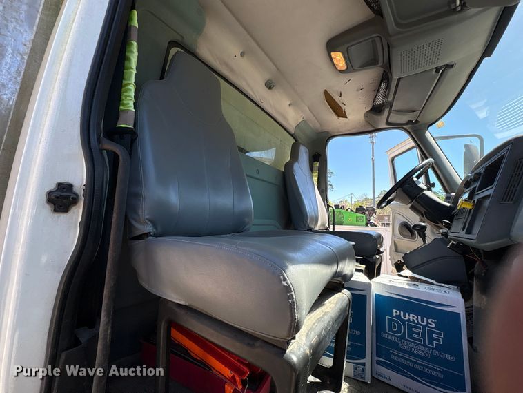 image for item EU7440 2003 International 7400 