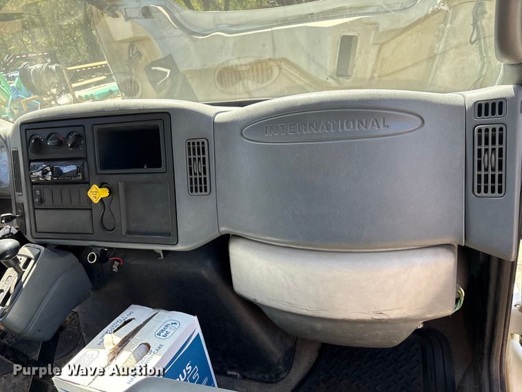 image for item EU7440 2003 International 7400 