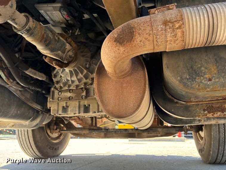 image for item EU7440 2003 International 7400 