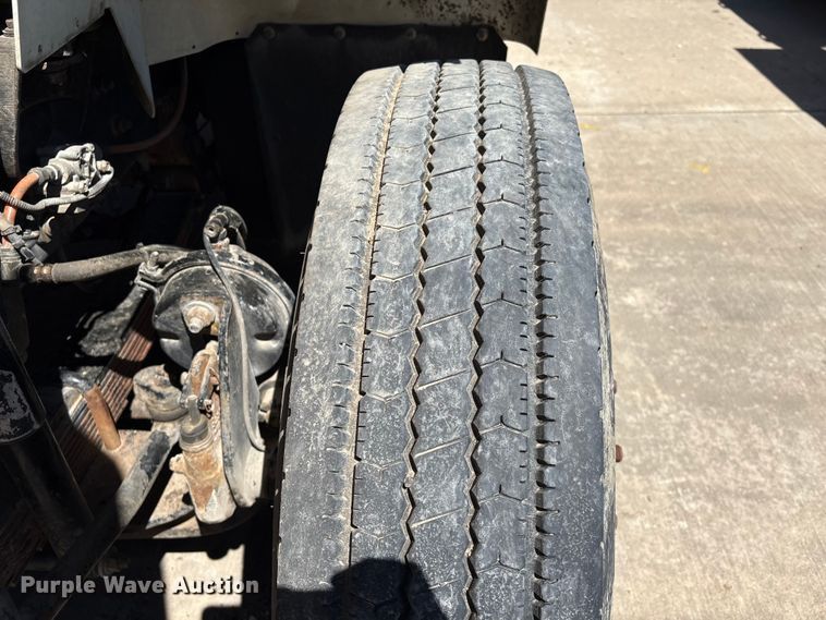 image for item EU7440 2003 International 7400 