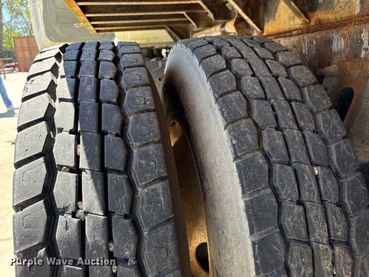 image for item EU7440 2003 International 7400 