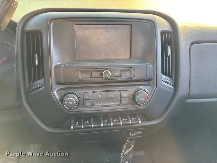 image for item EU7473 2018 Chevrolet Silverado 1500 Ext. Cab pickup truck