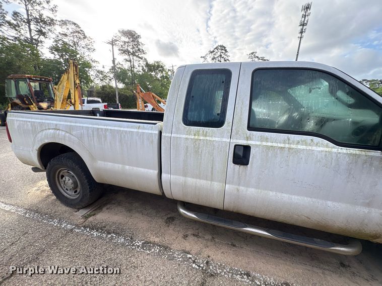image for item EU7475 2013 Ford F250 Super Duty Ext. Cab pickup truck