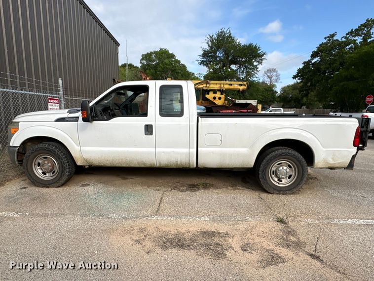 image for item EU7475 2013 Ford F250 Super Duty Ext. Cab pickup truck