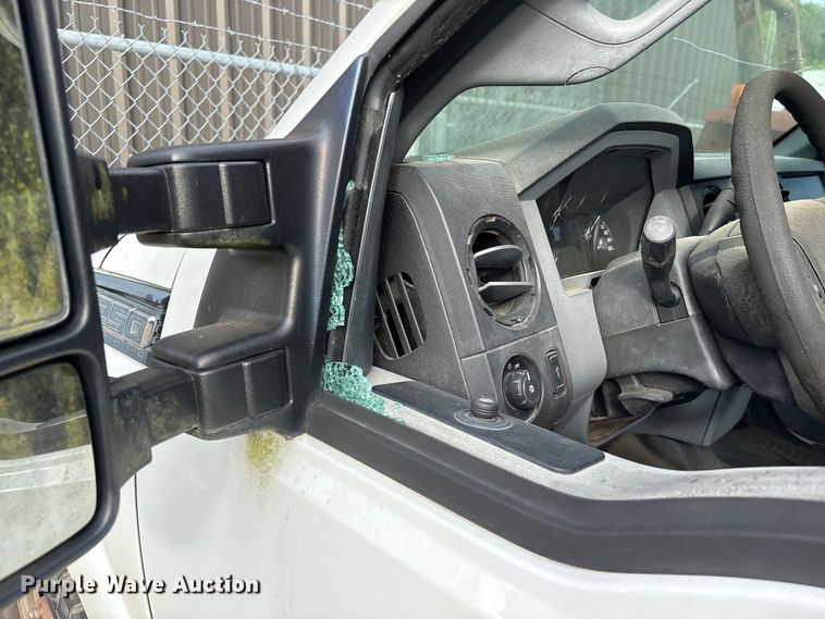 image for item EU7475 2013 Ford F250 Super Duty Ext. Cab pickup truck