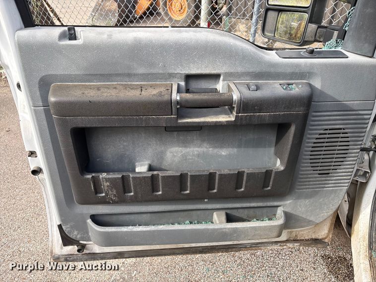 image for item EU7475 2013 Ford F250 Super Duty Ext. Cab pickup truck