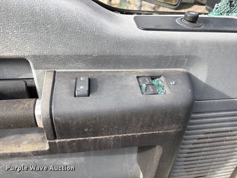 image for item EU7475 2013 Ford F250 Super Duty Ext. Cab pickup truck