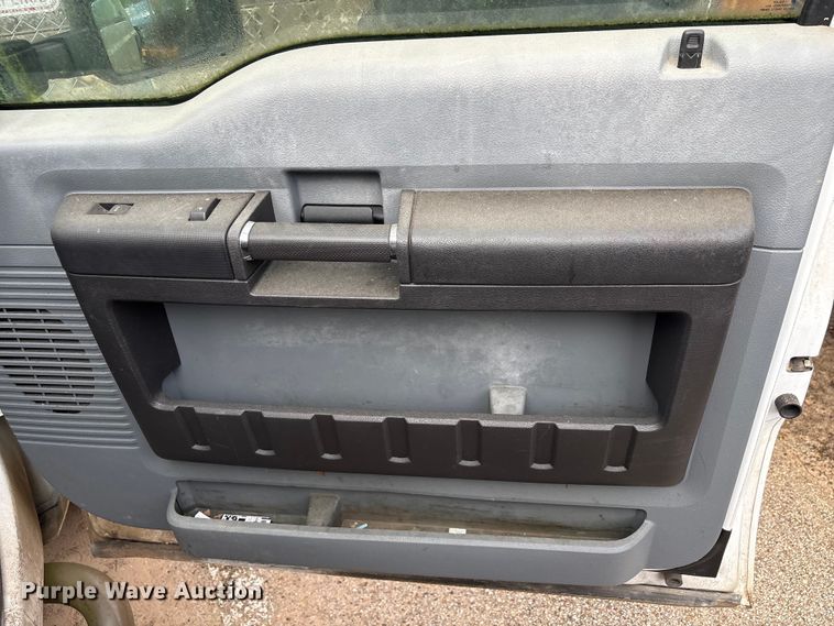 image for item EU7475 2013 Ford F250 Super Duty Ext. Cab pickup truck
