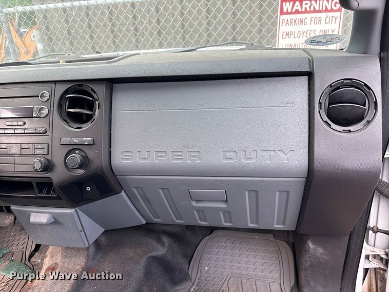 image for item EU7475 2013 Ford F250 Super Duty Ext. Cab pickup truck