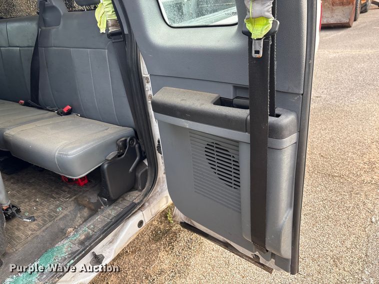 image for item EU7475 2013 Ford F250 Super Duty Ext. Cab pickup truck