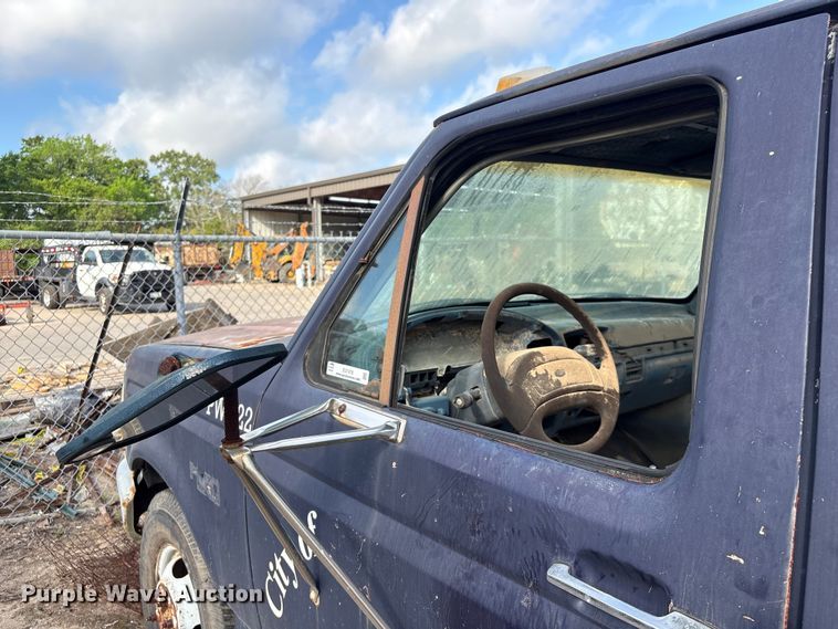 image for item EU7478 1994 Ford F350 Service Truck