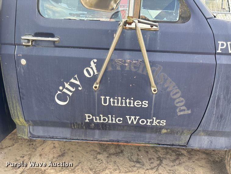 image for item EU7478 1994 Ford F350 Service Truck