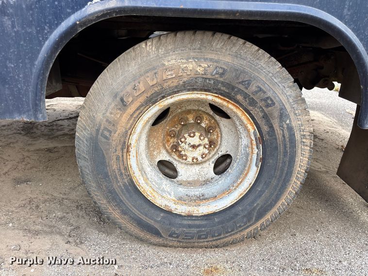 image for item EU7478 1994 Ford F350 Service Truck