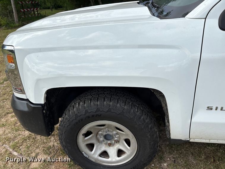 image for item EU7492 2019 Chevrolet Silverado 1500 Ext. Cab pickup truck
