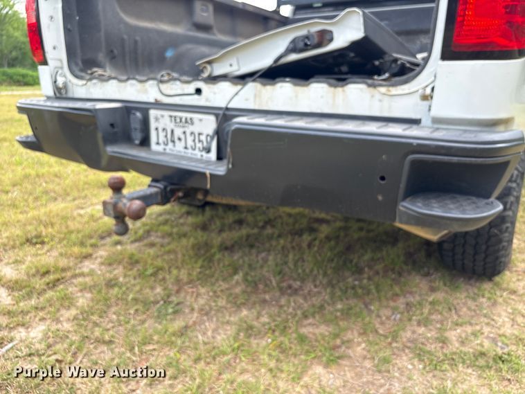 image for item EU7492 2019 Chevrolet Silverado 1500 Ext. Cab pickup truck