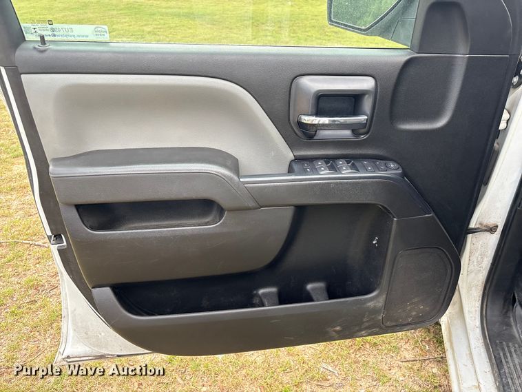 image for item EU7492 2019 Chevrolet Silverado 1500 Ext. Cab pickup truck