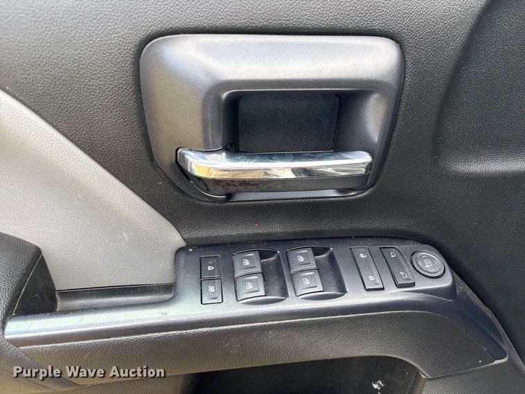 image for item EU7492 2019 Chevrolet Silverado 1500 Ext. Cab pickup truck