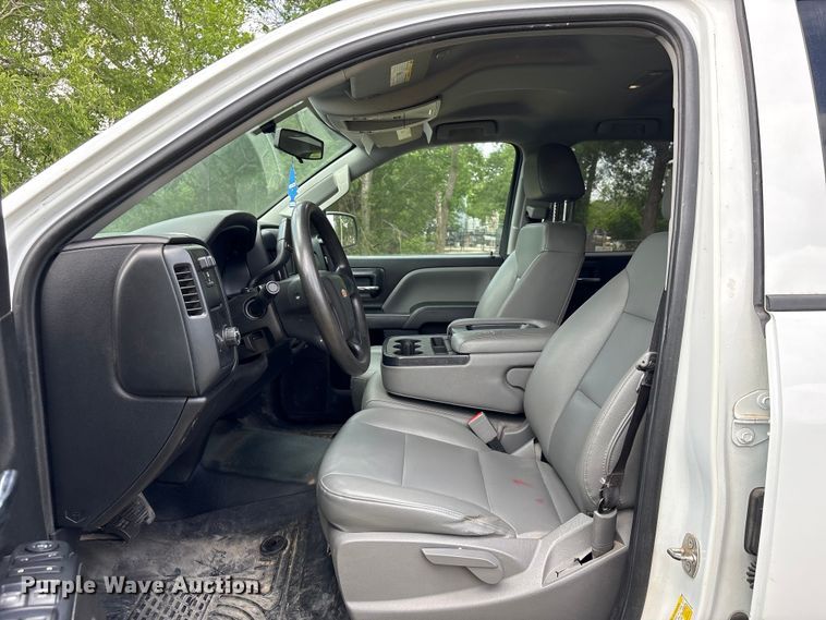 image for item EU7492 2019 Chevrolet Silverado 1500 Ext. Cab pickup truck