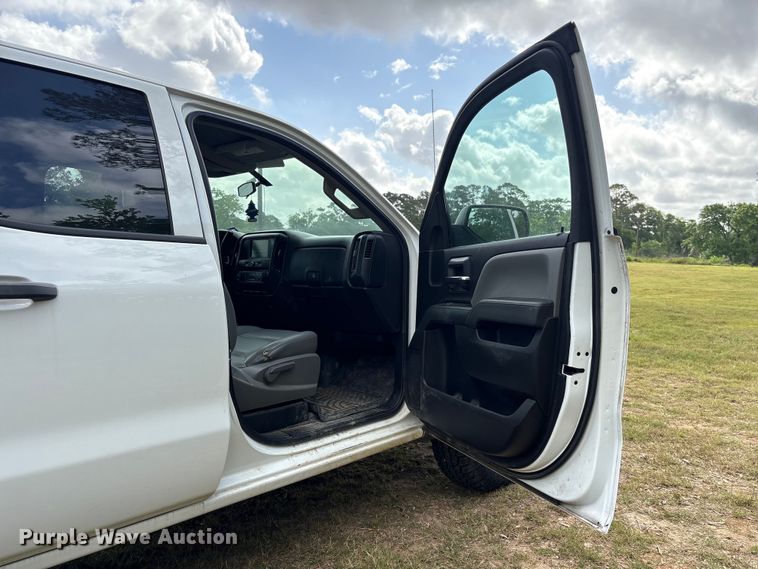 image for item EU7492 2019 Chevrolet Silverado 1500 Ext. Cab pickup truck