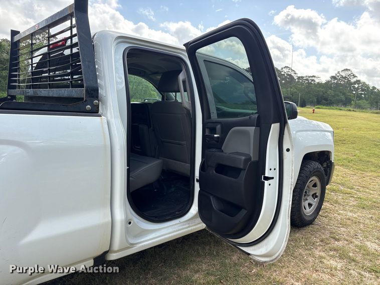 image for item EU7492 2019 Chevrolet Silverado 1500 Ext. Cab pickup truck