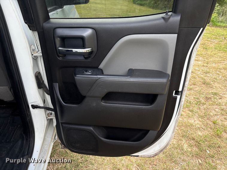 image for item EU7492 2019 Chevrolet Silverado 1500 Ext. Cab pickup truck