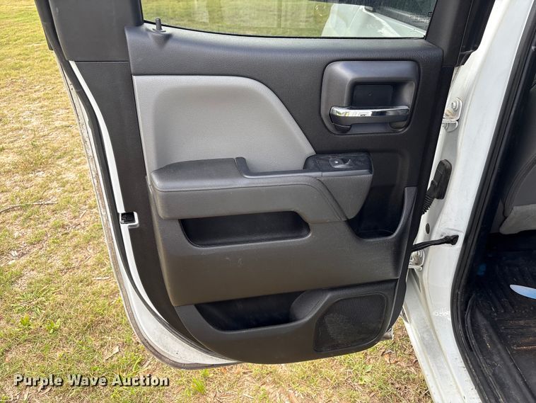 image for item EU7492 2019 Chevrolet Silverado 1500 Ext. Cab pickup truck