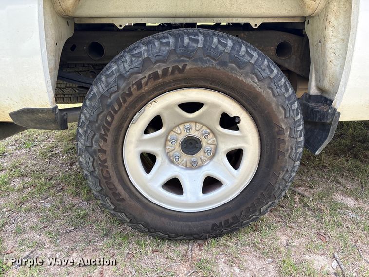 image for item EU7492 2019 Chevrolet Silverado 1500 Ext. Cab pickup truck