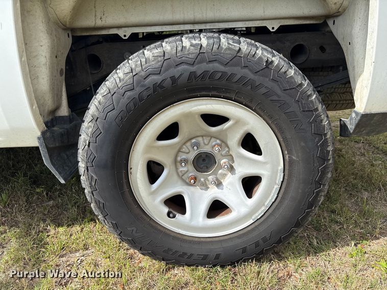 image for item EU7492 2019 Chevrolet Silverado 1500 Ext. Cab pickup truck
