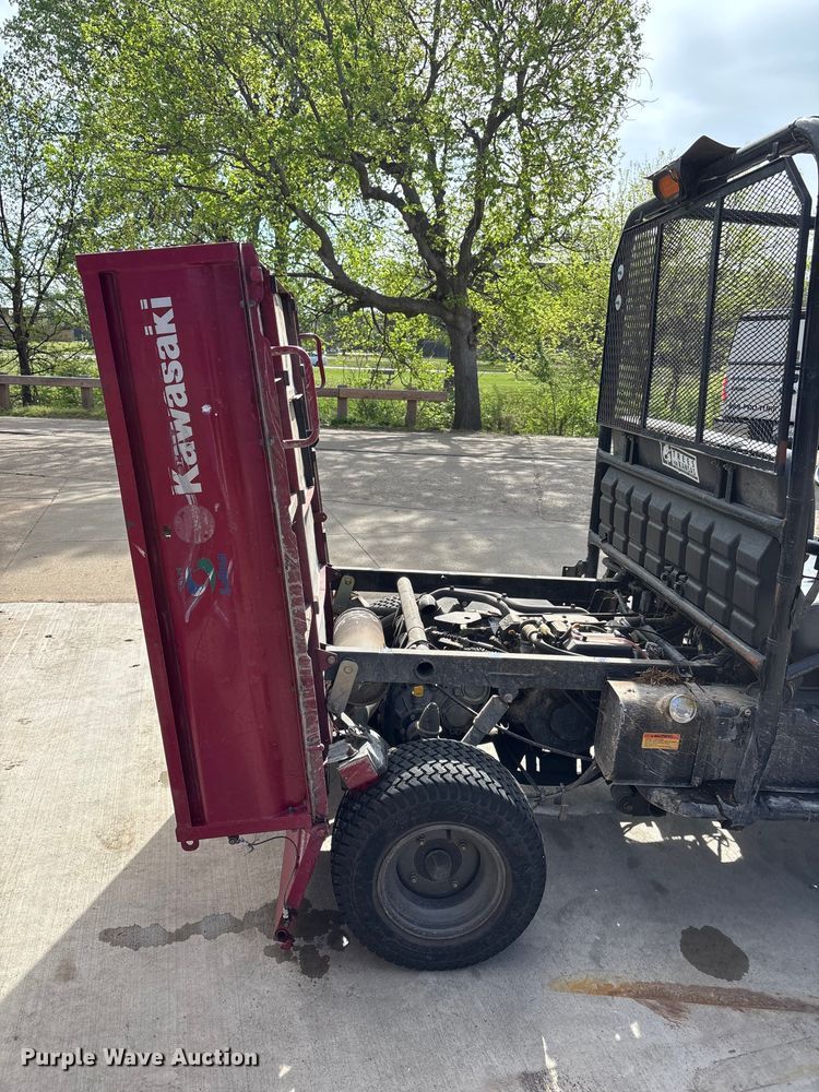image for item EV2049 2004 Kawasaki Mule 3000 utility vehicle